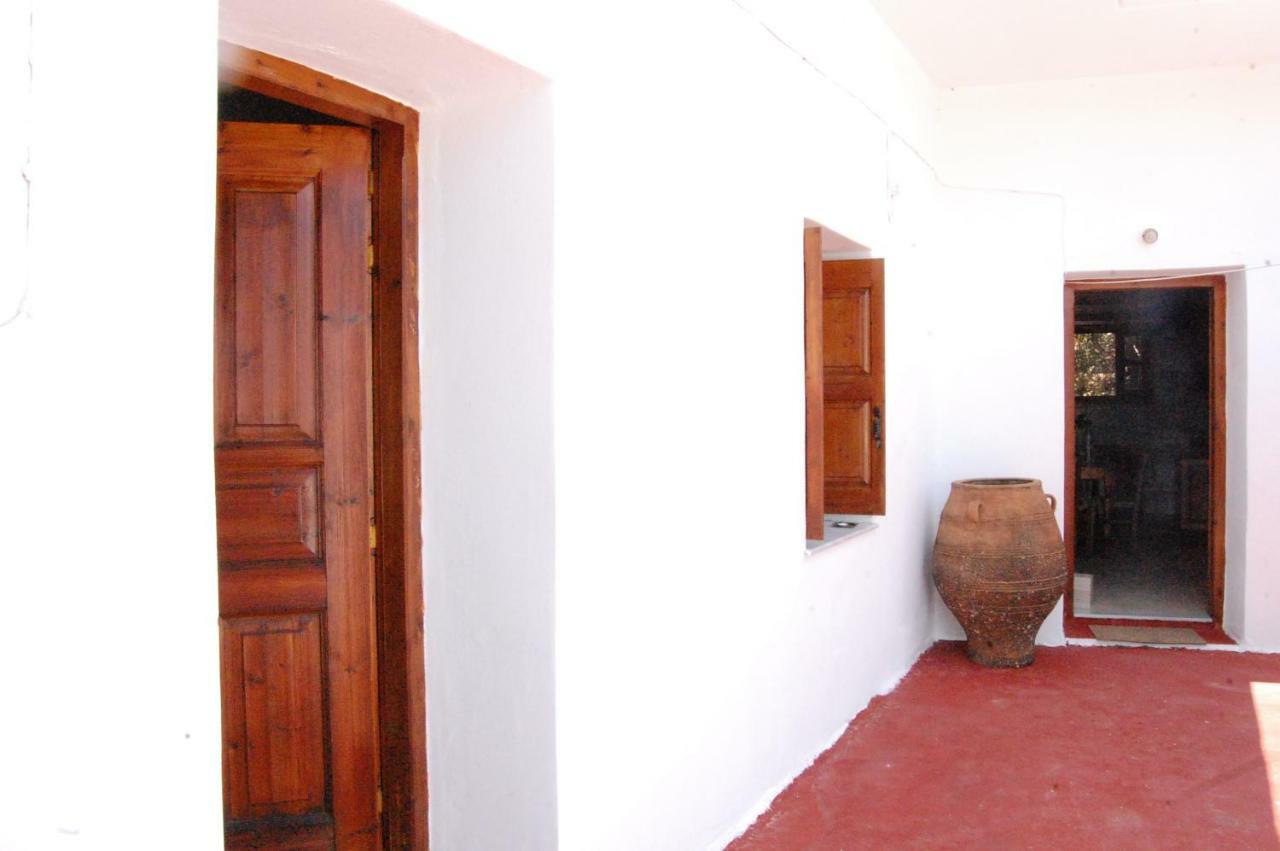 Old Winery House Villa คอลิมวาริออน ภายนอก รูปภาพ